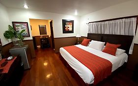 Coras'S Place Bacalar